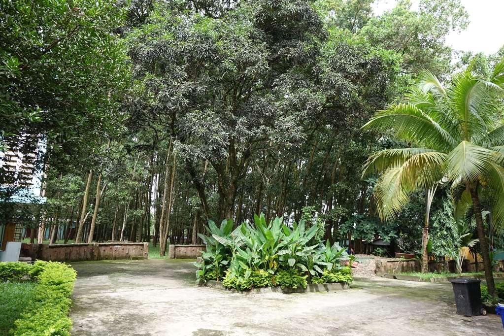 Wusum Hotel Makeni エクステリア 写真