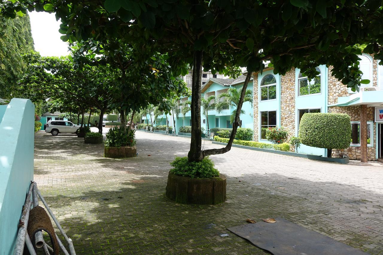Wusum Hotel Makeni エクステリア 写真