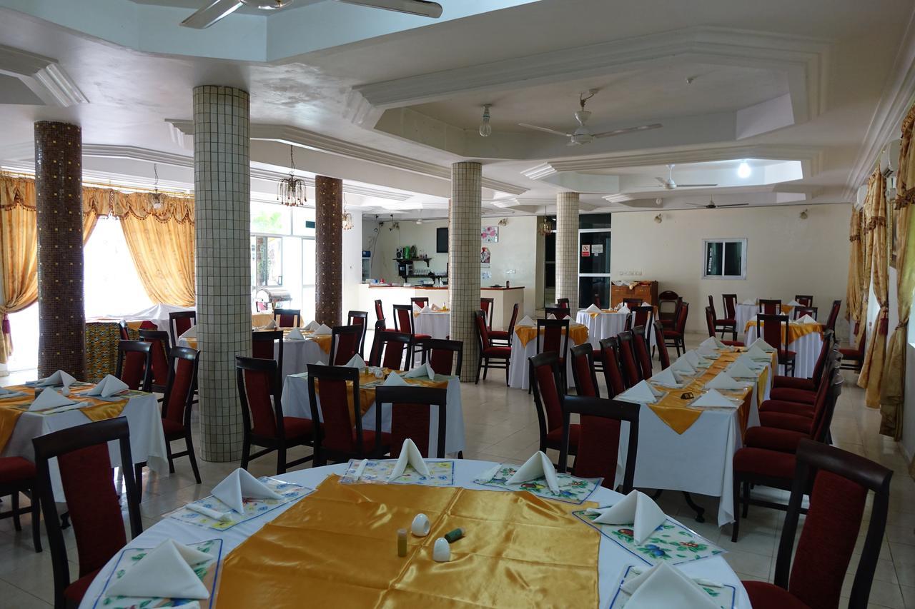 Wusum Hotel Makeni エクステリア 写真